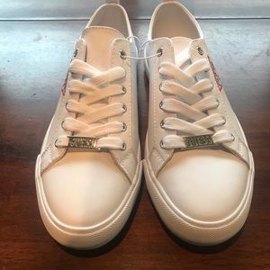 Guess women’s casual sneaker